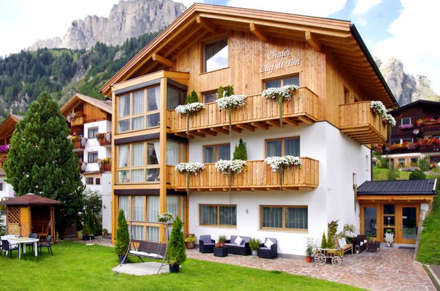 Apartments in Colfosco-Alta Badia, Chalet Ciuf dl Ton Image: Apartments Chalet Ciuf dl Ton